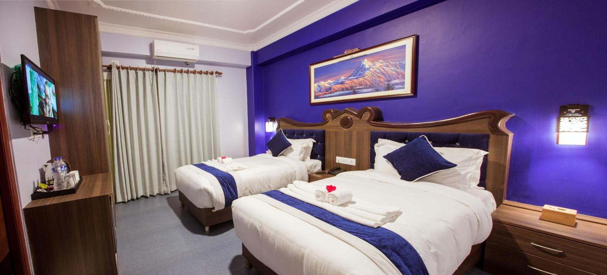 Hotel Task International ポカラ エクステリア 写真