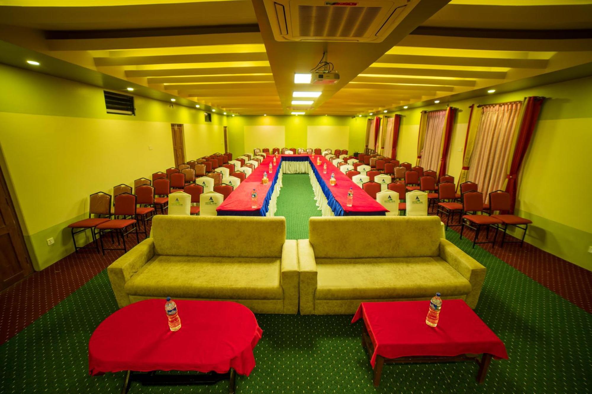 Hotel Task International ポカラ エクステリア 写真